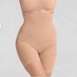 Honeylove High Rise No Show Shapewear Shorts Sand Large
